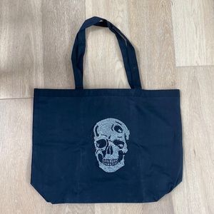 Black skull tote bag